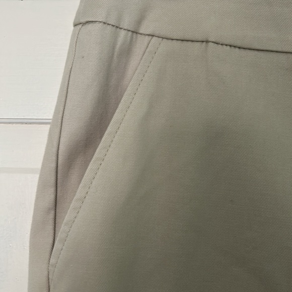 Time and Tru XL (16-18) Tan Pull On Bermuda Shorts - Picture 2 of 8